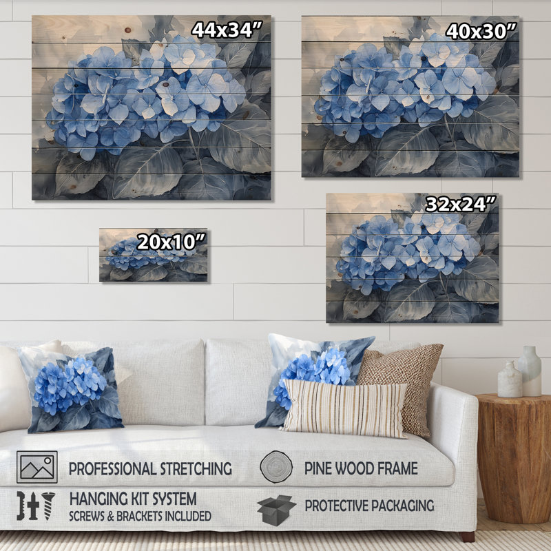 Hortensias dans un jardin en niveaux de gris I - Art mural en bois d'hortensias - sur bois de pin naturel, H 10 po x l 20 po