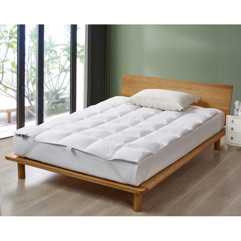 Serta Luxurious Queen White Goose Feather & Down Fiber Featherbed