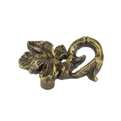 Bacchus Grape leaf & vine medium knob in Chalice