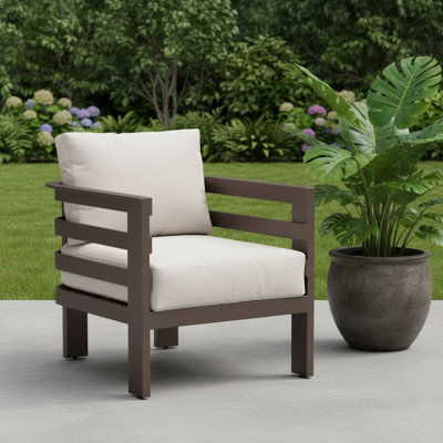Chaise avec accoudoirs d'extérieur 30 po en aluminium brun avec coussin blanc