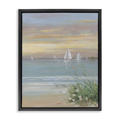Voiliers au-delà du cadre flottant Sandy Shore, design par Sally Swatland