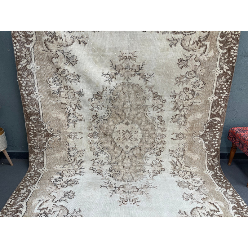Classic Rug, 66.9x121.3 Inch Brown Floral Rug