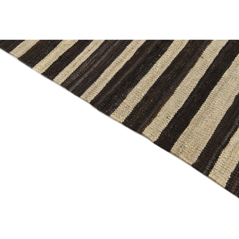 Tapis noir et crème Pegues