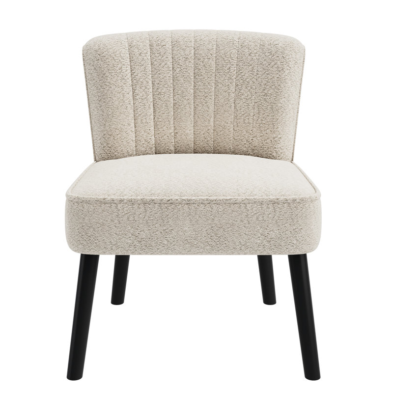 Chaise compacte en blanc - sophistiquée avec revêtement 100% plage pour matériaux d’extérieur