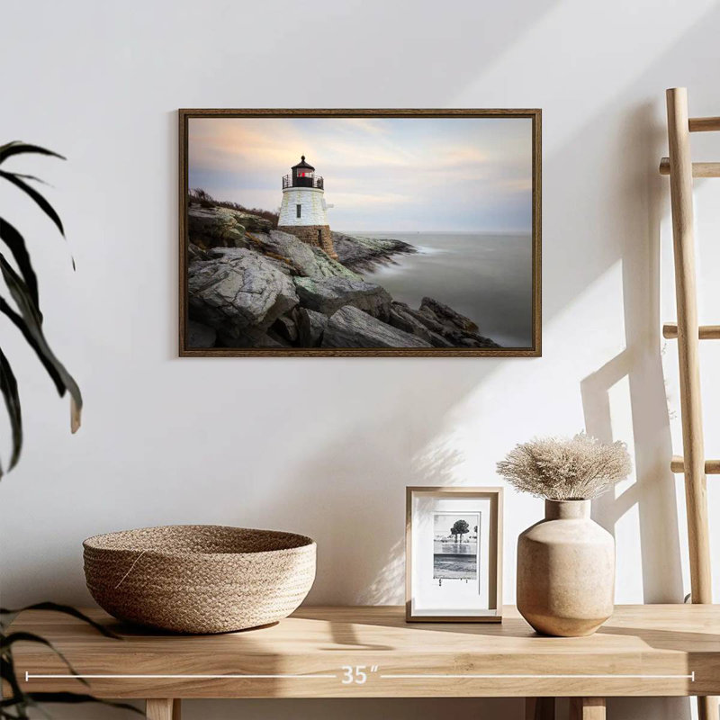 Phare de Coastal Castle Hill, 19 po x 13 po, Cadre flottant noyer
