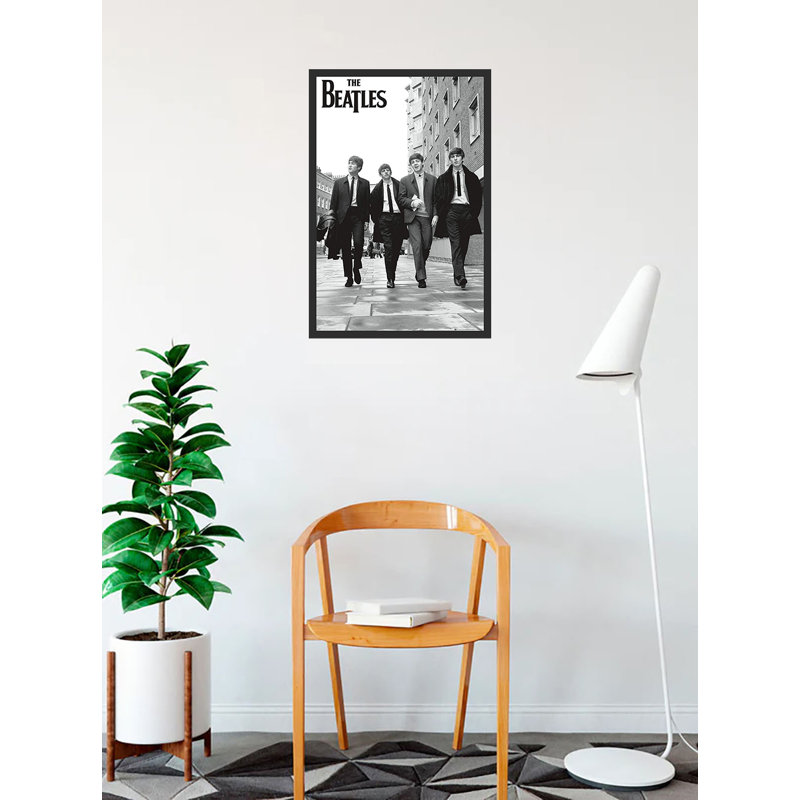 Beatles Walking Street Black & White, reproduction d'art sur affiche encadrée