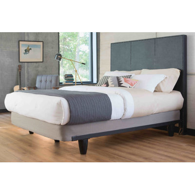 Cadre de lit Knickerbocker enGauge hybride en acier robuste avec pieds coniques en composite, format California King