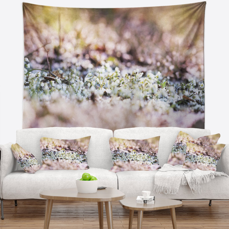 Tapisserie petites fleurs, H 50 po x l 60 po
