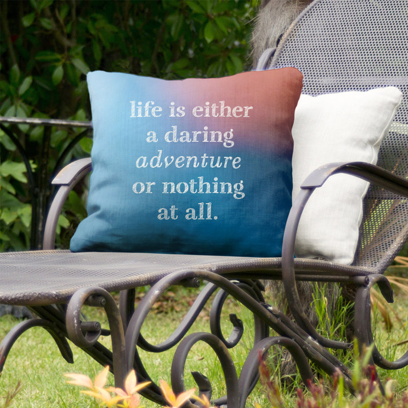 Coussin décoratif intérieur/extérieur life adventure, 18 po x 18 po, Bleu / Rose