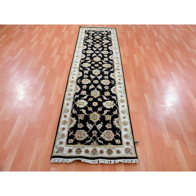 Tapis de couloir unique 2 pi 7 po x 9 pi 10 po Butlin