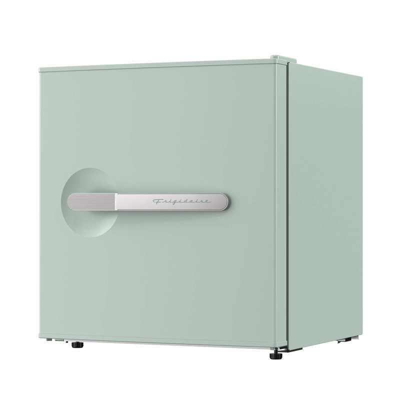 Frigidaire Pi. Réfrigérateur compact rétro avec ouvre-bouteille latéral intégré, Sauge