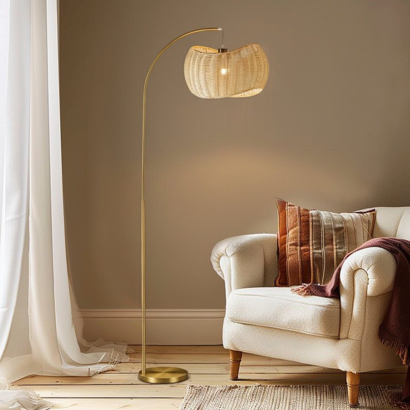 Lampe sur pied arquée avec abat-jour en osier beige 78 po Wave, finition dorée, ampoule DEL incluse, style Mid-Century moderne et bohème