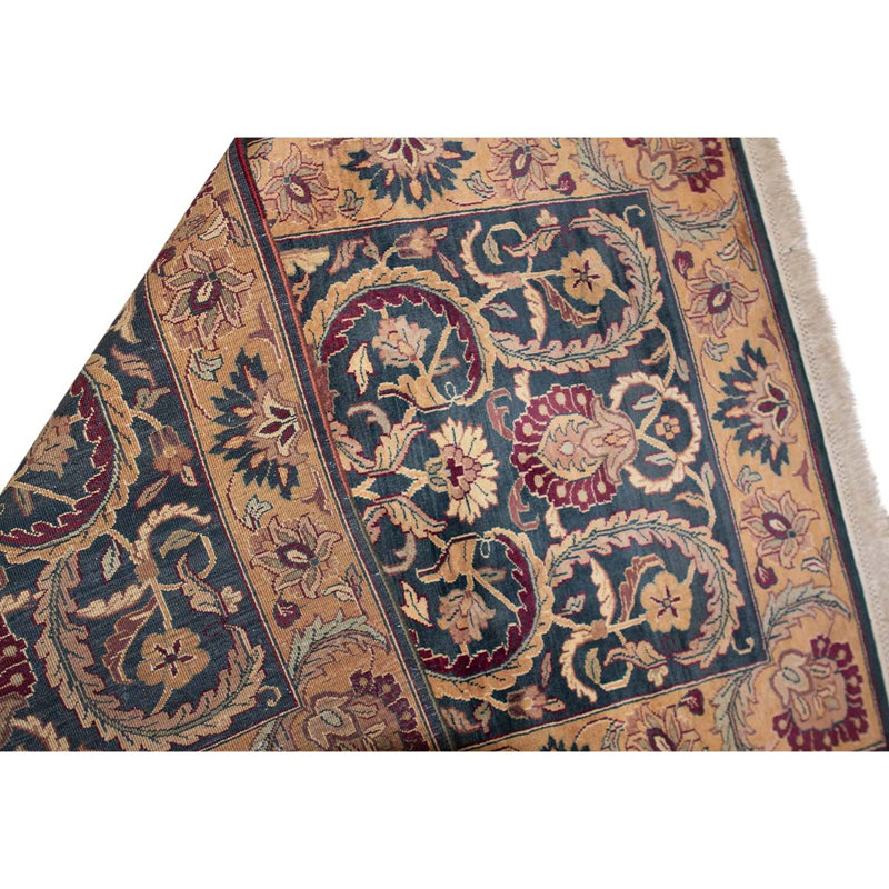 Hand Knotted Oriental Area Rug