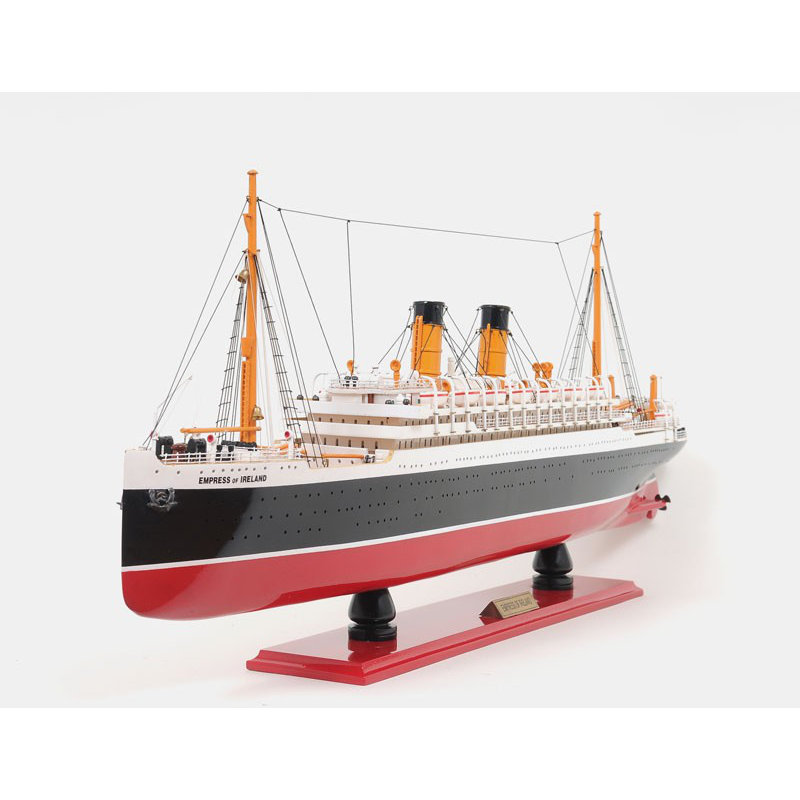 Figurines & Sculptures