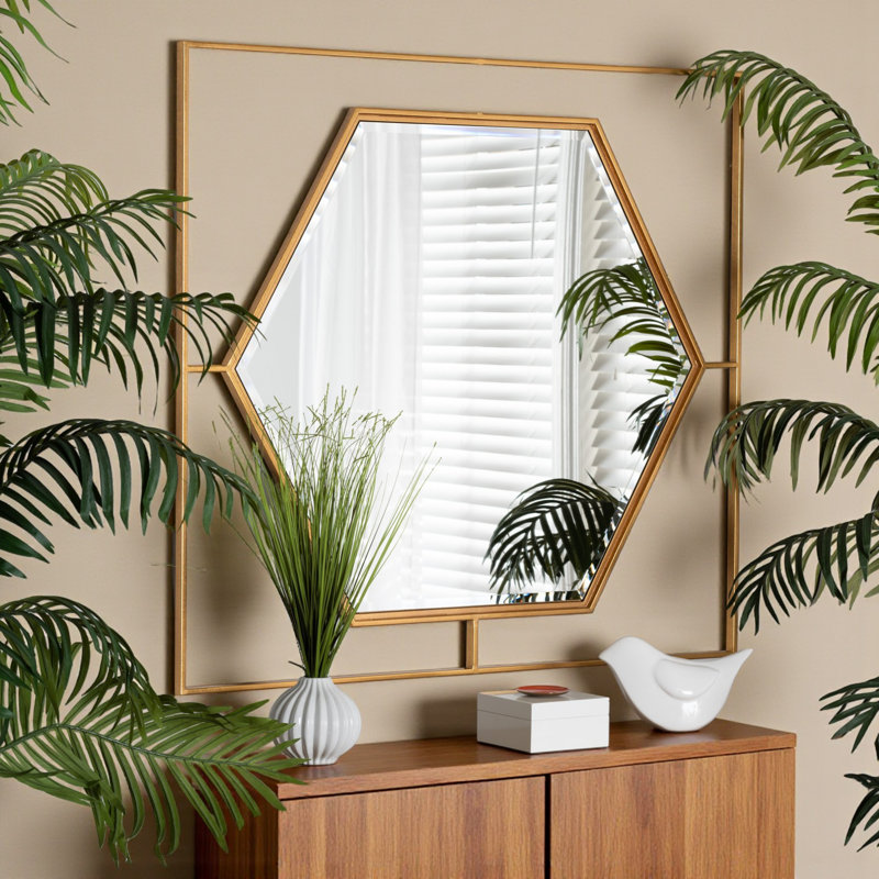 Miroir d'appoint mural en métal de forme hexagonale Wrenna