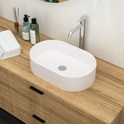 Lavabo de salle de bain moderne en céramique blanche - vasque ovale 19,55 po x 12,51 po, vasque de lavage des taches en pouces, ouverture de drain moderne, standard US