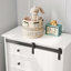 Commode décorative de ferme avec porte coulissante, 5 tiroirs et tablette réglable, blanc
