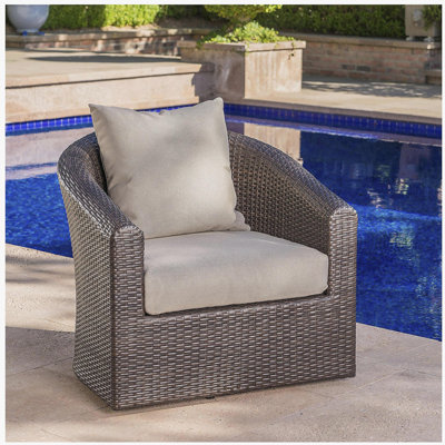 Chaise pivotante d'extérieur en osier
