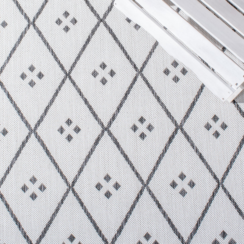 Tapis intérieur / extérieur ivoire Maebel, Rectangle 2 pi 7 po x 5 pi
