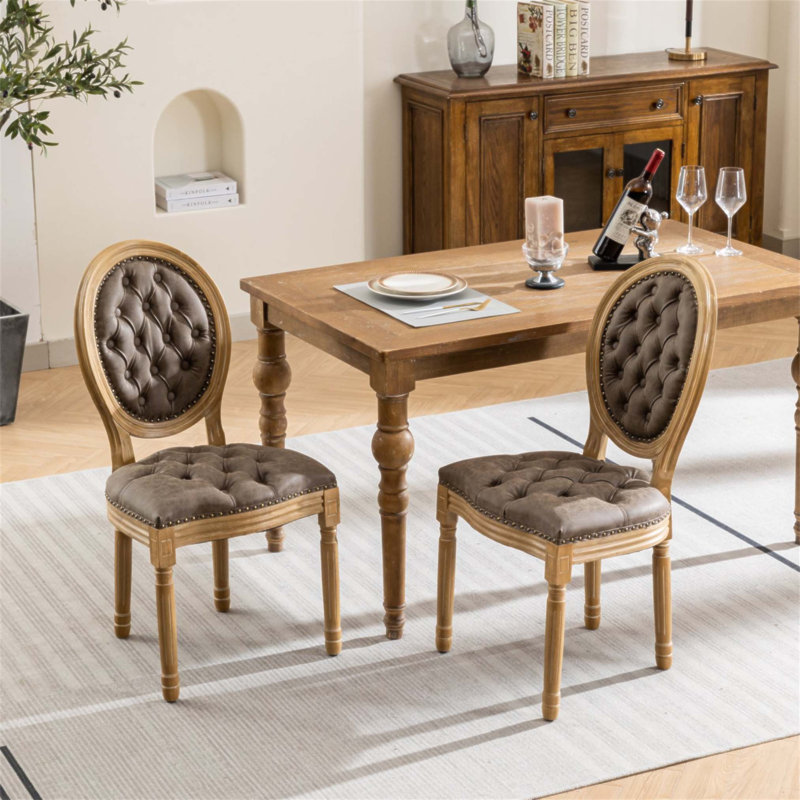 Ensemble de chaises de salle à manger de style français avec structure en bois massif, cuir de polyuréthane à boucle tirée à la main, garniture cloutée, sièges confortables