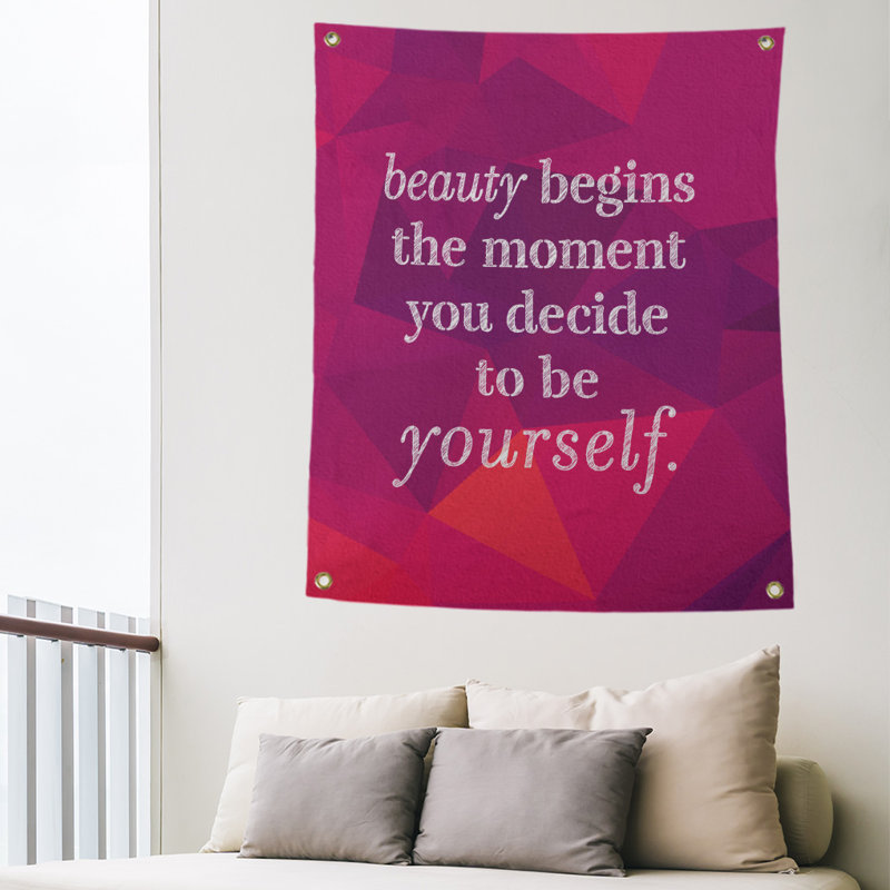 Tapisserie citation en polyester en faux gemme, H 36 po x l 26 po, Rubellite