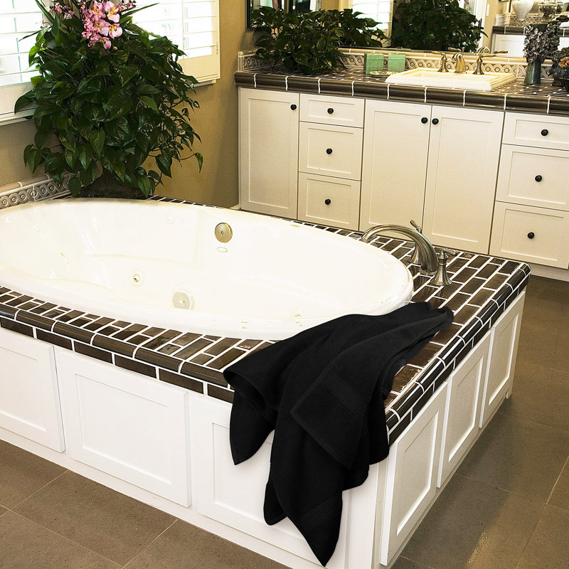 Saladin Bath Towel, Black