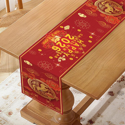 Chemin de table 2026 Year of the Horse - Nouvel An chinois - nappe rouge et dorée 72 po x 13 po, polyester, aspect lin, décoration de fête du Printemps, pour la maison, la fête, le restaurant