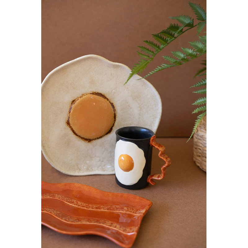 Tasse en céramique fabriquée à la main Kalalou - motif bacon et œufs - H 4,5 po