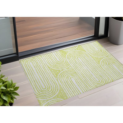 Tapis extérieur lavable abstrait vert et blanc HomeRoots 3 pi x 5 pi