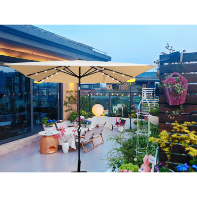 Parasols de patio en acier éclairés à énergie solaire, conception carrée moderne pour le jardin et la piscine