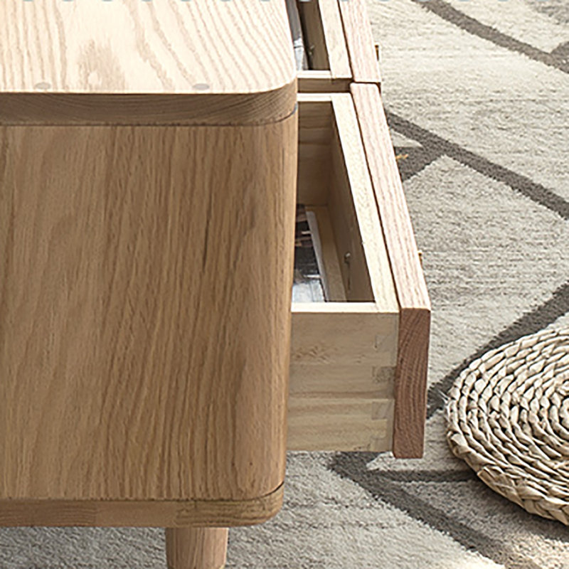 Table basse à quatre pieds avec rangement
