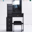 Table de coiffeuse noire avec tabouret rembourré et miroir coulissant, rangement multicouche pour les petites chambres à coucher, siège compact de style américain, très grand espace de chambre étroite à couches multiples-1144718445