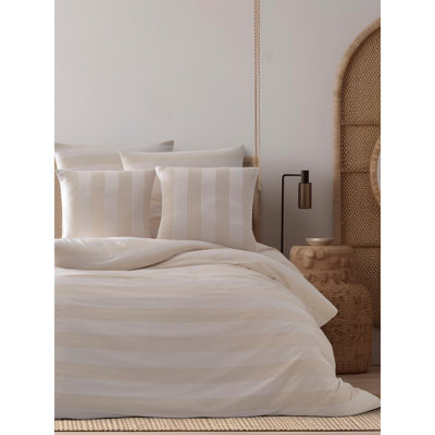 Quiltisse Bedspread with Pillowcases