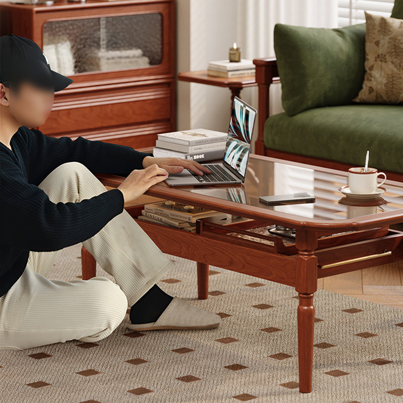 Table basse légère de style minimaliste luxueux