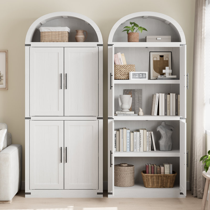 Armoire à bibliothèque arquée Farmhouse - rangement autoportant en bois de 71 po de hauteur, 4 portes, décorations en verre, dispositif anti-basculement, organisateur pour le vestibule, le salon ou la chambre à coucher, blanc antique, 4 portes