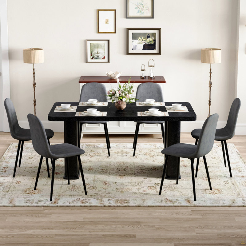 Ensemble de table et de chaises., 7 pièces : table, 6 chaises