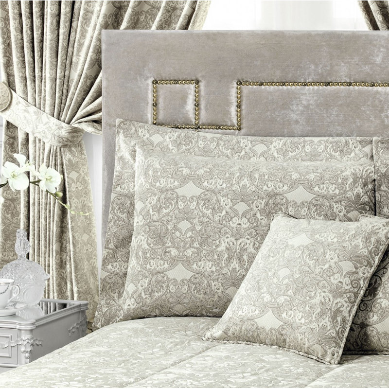 Viardo Damask Pillow Sham