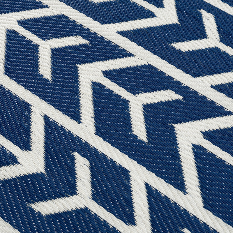 Tapis intérieur / extérieur bleu marine Brezinski, Rectangle 5 pi x 7 pi