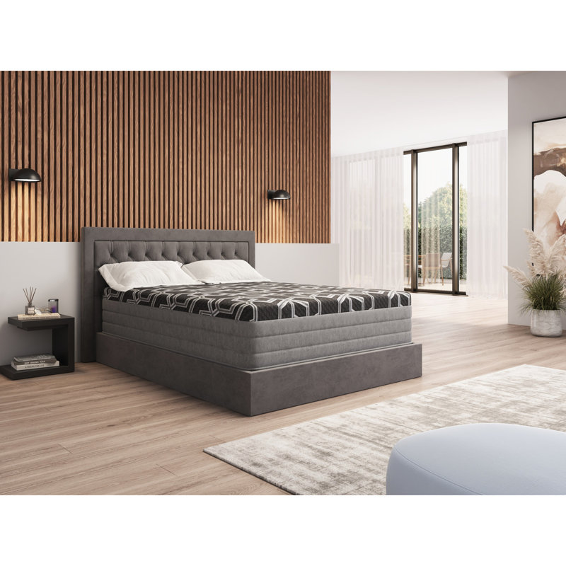 Matelas pour grand lit de 14 po Ultra. Plateau lisse avec fonction de refroidissement par couverture de glace. Cuivre mélangé de 3 po, gel, argent, graphite. Moins de ressorts enveloppés de ressorts. Réglable. Fabriqué en argent et sommeil tranquille