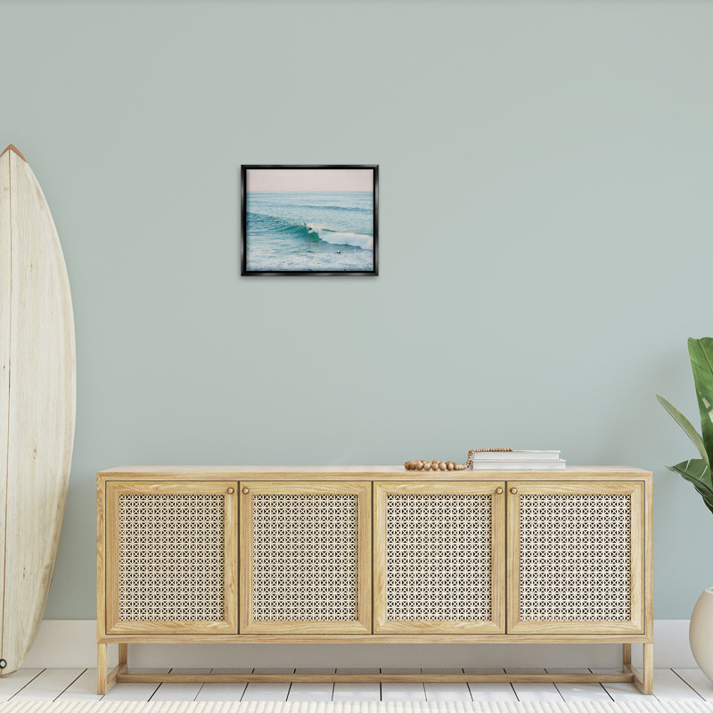 «Surfers Riding Waves Floater Frame» par Sissi et Seb sur toile, Cadre flottant noir de jais, H 21 po x l 17 po