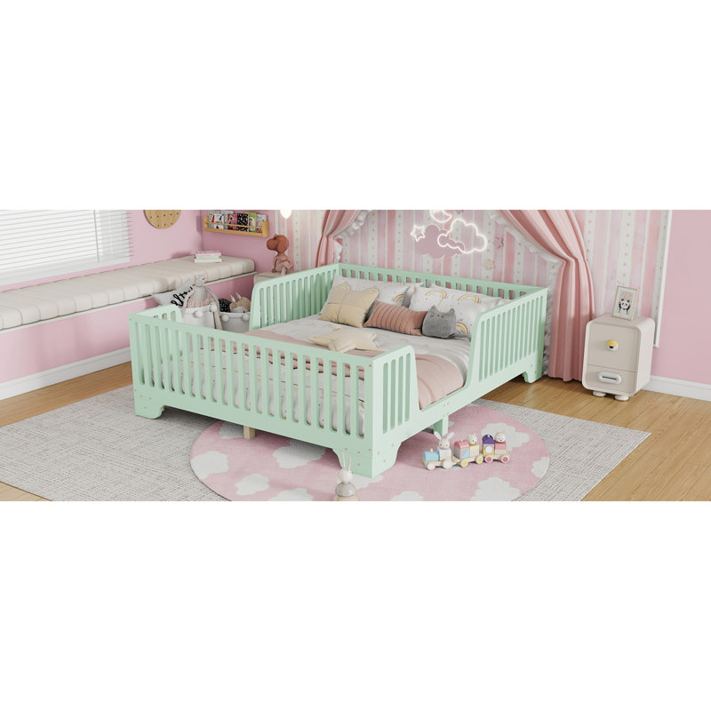 Lits Montessori vert menthe, construction en bois massif pour maison familiale