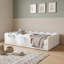 Lit de plancher rembourré avec garde-corps ondulés et poches de rangement latérales-2133285086-2133285087