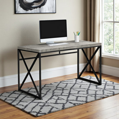 Bureau d'ordinateur Mozaika en stratifié gris avec métal noir, H 29,45 po x l 46,96 po x P 23,5 po