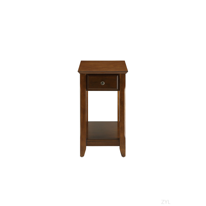 Table d'appoint à finition noyer