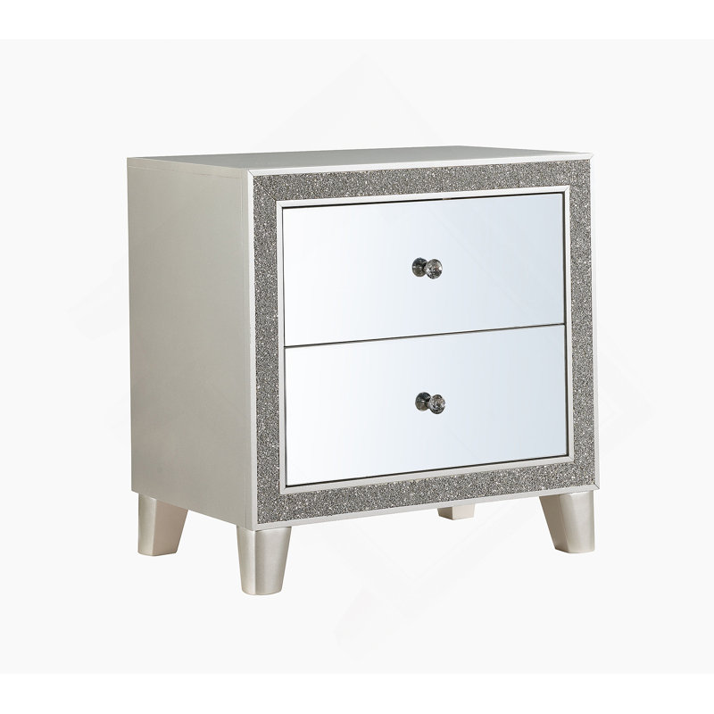 Table de chevet exquise avec finition miroir et champagne avec rangement spacieux et design moderne, parfaite pour rehausser l'ambiance de la chambre à coucher