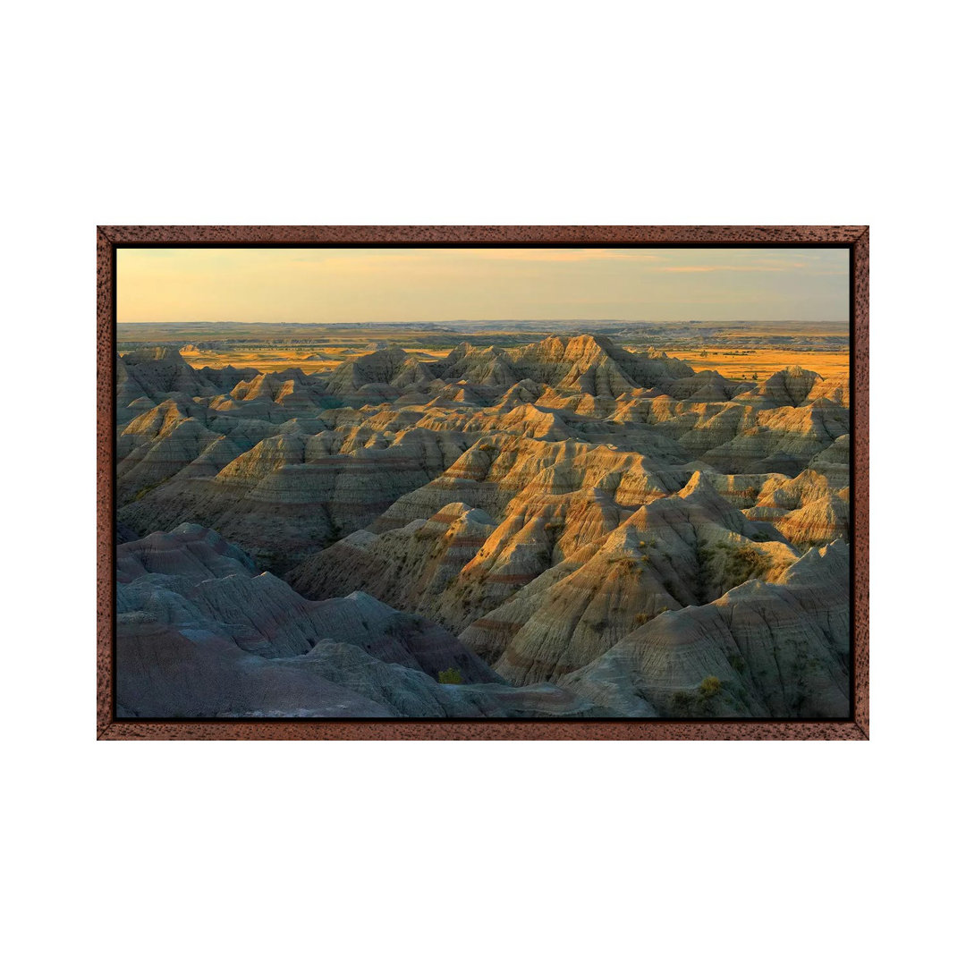 White River Overlook Showing Sandstone Striations And Erosional Features Badlands National Park SD von Tim Fitzharris - ...