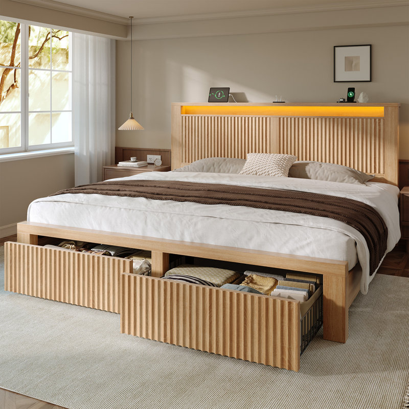  Lit plateforme à panneau cannelé avec rangement, lumières DEL et chargement USB - Lits et cadres en bois, très grand / chêne