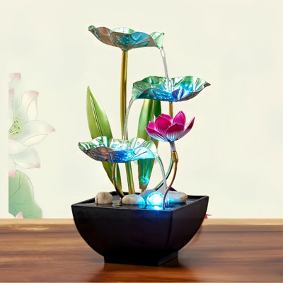 Cascade avec pendule avec lumières et petite fontaine, bureau de décompression intérieur, salon, décoration, style champêtre