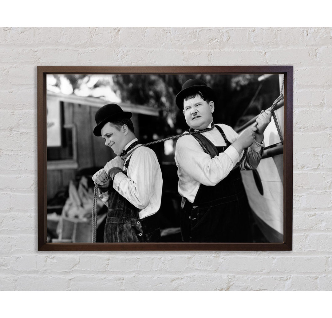 Laurel And Hardy Heave - Einzelner Bilderrahmen Kunstdrucke auf Leinwand