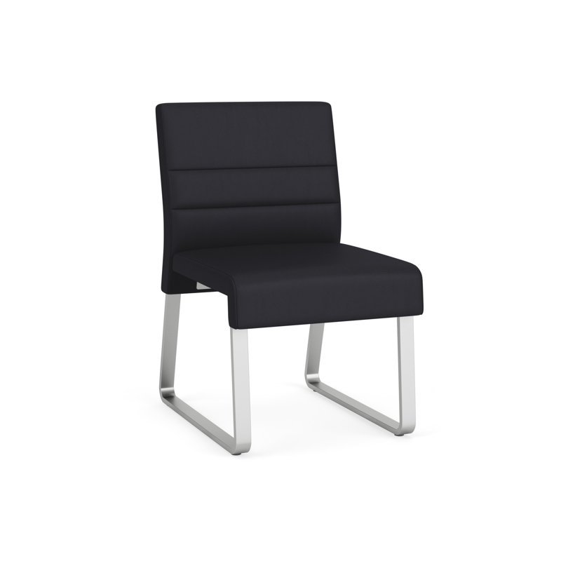 Chaise d'invité sans accoudoirs Waterfall, Argent, Noir Patriot Plus - nettoyez le vinyle avec un lin
